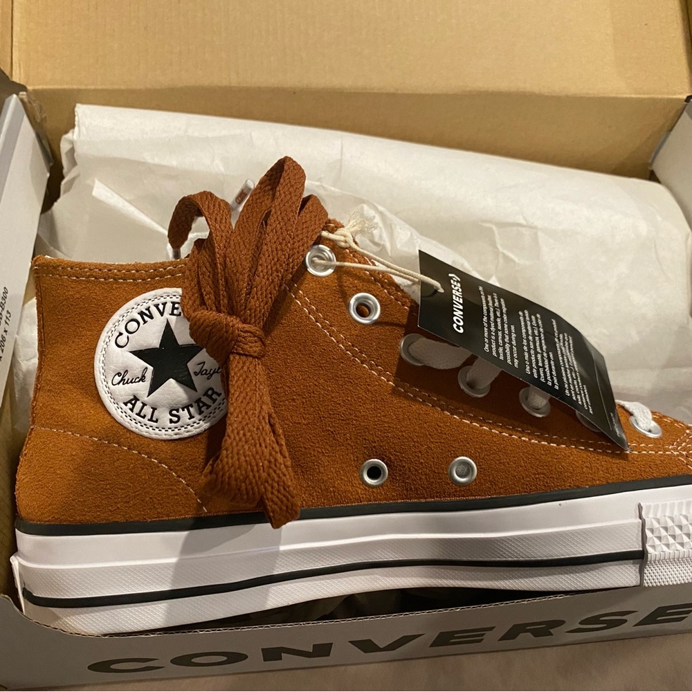 NIB Tawny Owl/White/Black Converse